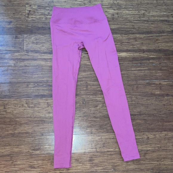 ALO Yoga Pink Seamless Leggings - Picture 2 of 8
